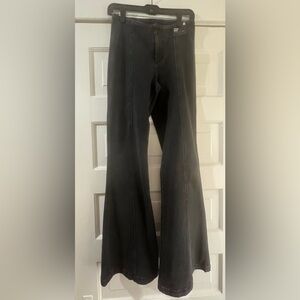 NWT Express Women Mid Rise Washed Black Front Seam '70s Flare Jeans